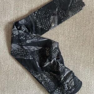 Black and Gray Patterned Leggings Lululemon
